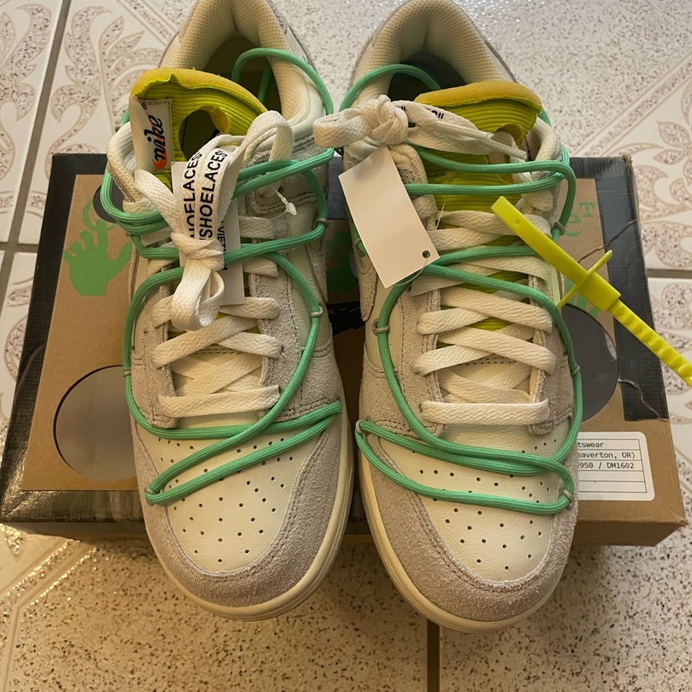 Nike X Off white Dunk Low lot 14 of 50 
authentic